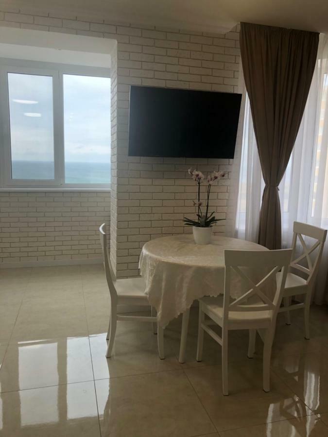 New Appartment In Yuzhny Yuzhne Exterior photo