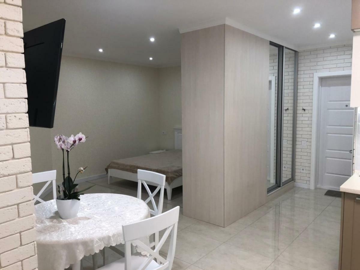 New Appartment In Yuzhny Yuzhne Exterior photo